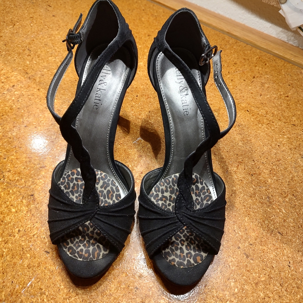 Kelly & Katie Black Women's Shoes